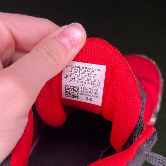 Under Armour Kid’s Jet 21 Basketball Shoes Size 13.5K - Picture 3 of 6